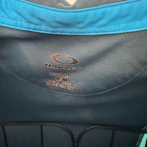 Oakley size medium polo - Picture 3 of 4